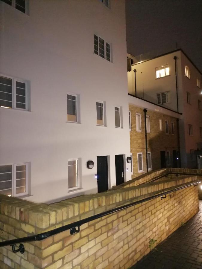 Stunning Rooms By Nine Elms Station London Exterior foto